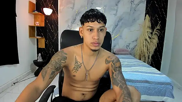 Snapshot of slim_master12 chatting on April 24, 11:40 pm slim master12 online show from April 24, 11:40 pm