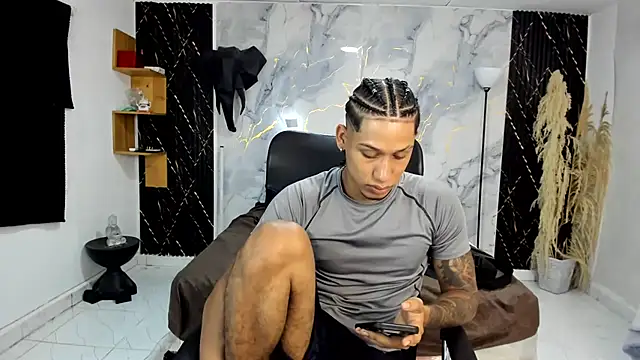 Snapshot of slim_master12 chatting on June 23, 11:58 pm slim master12 online show from June 23, 11:58 pm