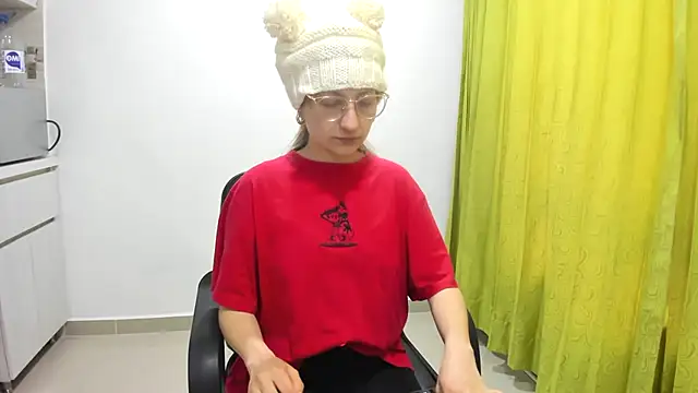 Snapshot of Adele_johnsonn1 chatting on January 21, 12:07 pm Adele johnsonn1 online show from January 21, 12:07 pm