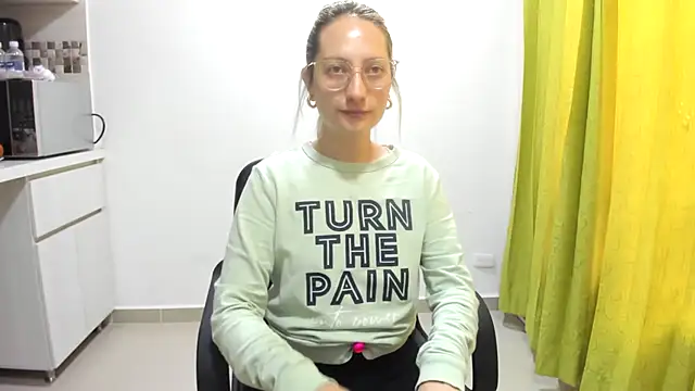 Snapshot of Adele_johnsonn1 chatting on February 5, 12:06 pm Adele johnsonn1 online show from February 5, 12:06 pm