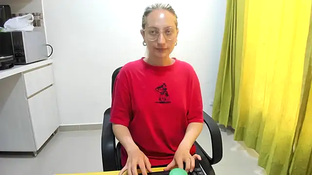 Snapshot of Adele_johnsonn1 chatting on March 3, 3:20 pm Adele johnsonn1 online show from March 3, 3:20 pm