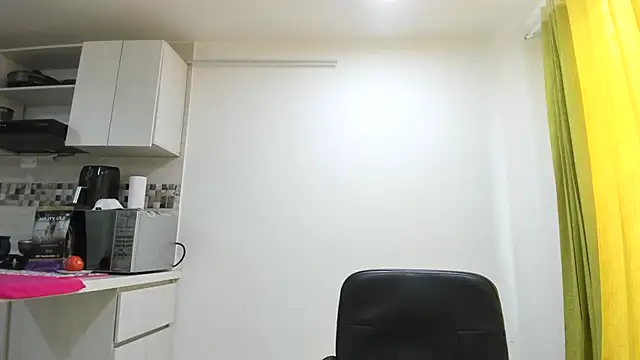 Snapshot of Adele_johnsonn1 chatting on March 11, 6:08 pm Adele johnsonn1 online show from March 11, 6:08 pm