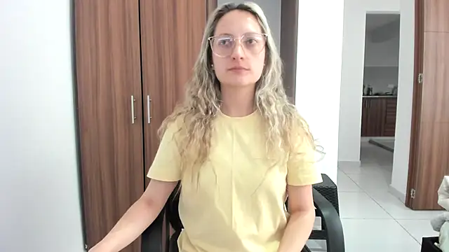 Snapshot of Adele_johnsonn1 chatting on September 15, 3:34 pm Adele johnsonn1 online show from September 15, 3:34 pm