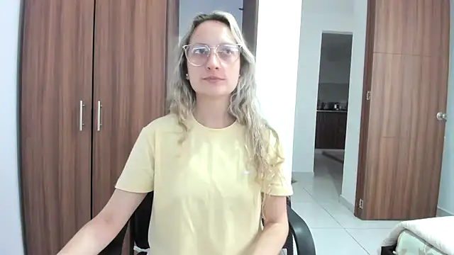 Snapshot of Adele_johnsonn1 chatting on September 16, 2:51 pm Adele johnsonn1 online show from September 16, 2:51 pm