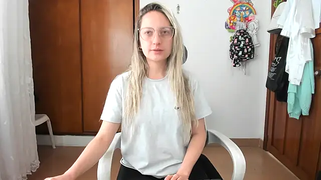 Snapshot of Adele_johnsonn1 chatting on October 15, 3:01 pm Adele johnsonn1 online show from October 15, 3:01 pm