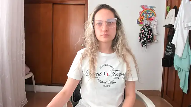 Snapshot of Adele_johnsonn1 chatting on October 22, 3:01 pm Adele johnsonn1 online show from October 22, 3:01 pm