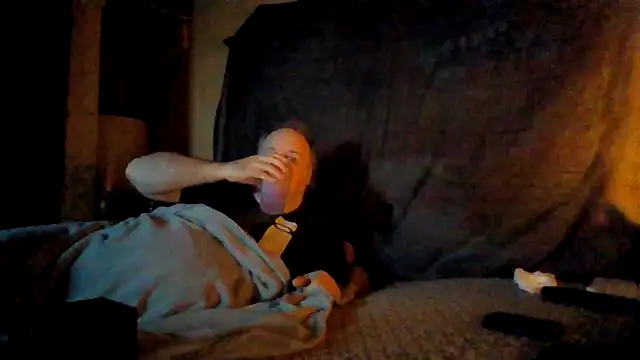 Snapshot of Nightshade7712 chatting on November 6, 9:48 pm Nightshade7712 online show from November 6, 9:48 pm