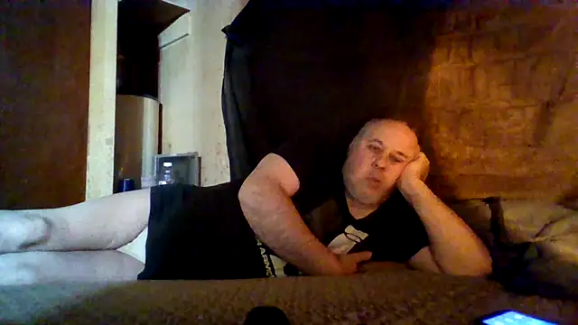 Snapshot of Nightshade7712 chatting on November 20, 8:58 am Nightshade7712 online show from November 20, 8:58 am