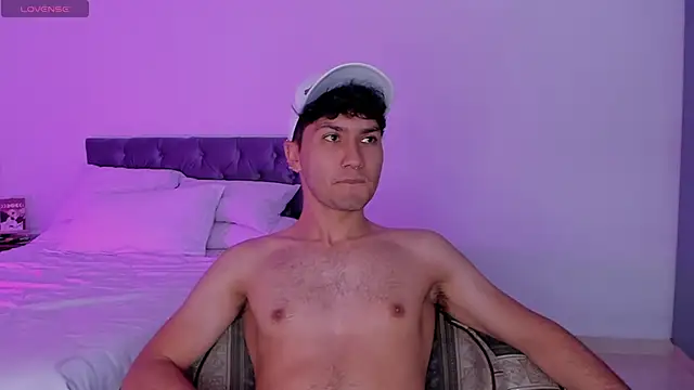 Snapshot of Valerio_James7 chatting on December 2, 4:53 pm Valerio James7 online show from December 2, 4:53 pm