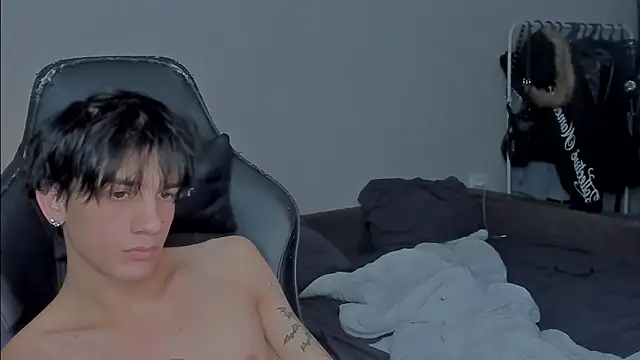 Snapshot of MarkBrowniii chatting on January 11, 4:03 pm MarkBrowniii online show from January 11, 4:03 pm