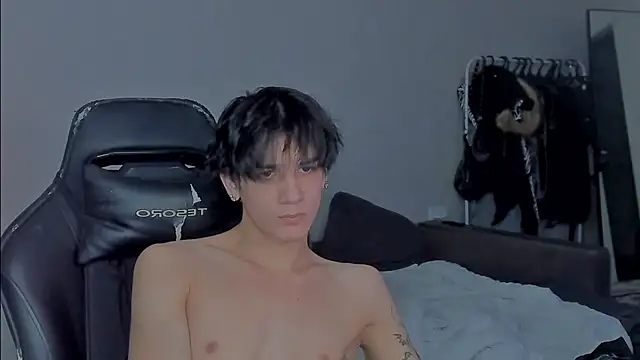 Snapshot of MarkBrowniii chatting on January 15, 8:26 pm MarkBrowniii online show from January 15, 8:26 pm