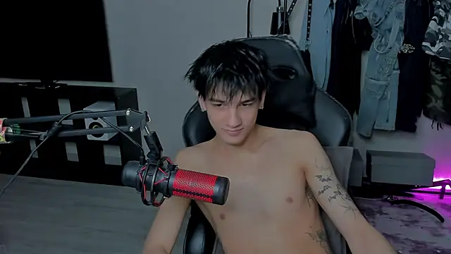 Snapshot of MarkBrowniii chatting on March 15, 11:39 pm MarkBrowniii online show from March 15, 11:39 pm