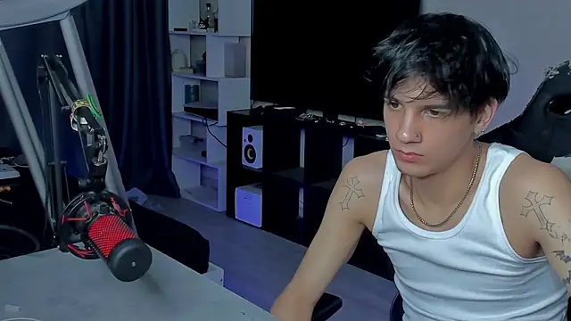 Snapshot of MarkBrowniii chatting on September 13, 2:44 am MarkBrowniii online show from September 13, 2:44 am