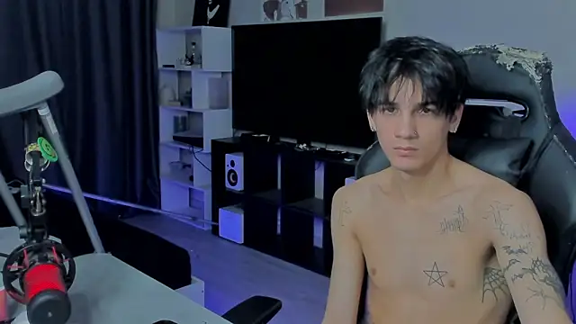 Snapshot of MarkBrowniii chatting on September 19, 5:20 am MarkBrowniii online show from September 19, 5:20 am