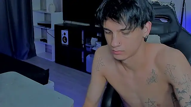 MarkBrowniii online show from December 15, 8:46 pm