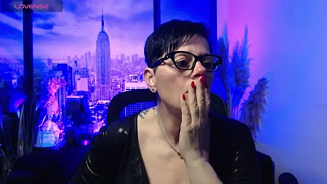 Snapshot of ninarandmann chatting on April 30, 4:46 pm ninarandmann online show from April 30, 4:46 pm