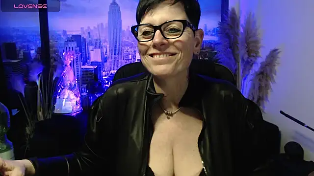 Snapshot of ninarandmann chatting on May 19, 2:01 pm ninarandmann online show from May 19, 2:01 pm