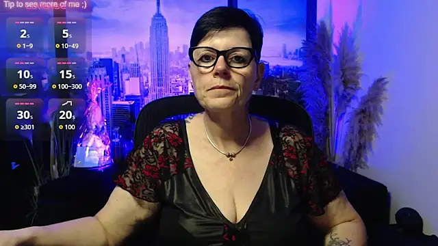 Snapshot of ninarandmann chatting on June 6, 5:28 pm ninarandmann online show from June 6, 5:28 pm