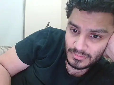 Snapshot of robintoit chatting on January 17, 8:45 pm robintoit online show from January 17, 8:45 pm