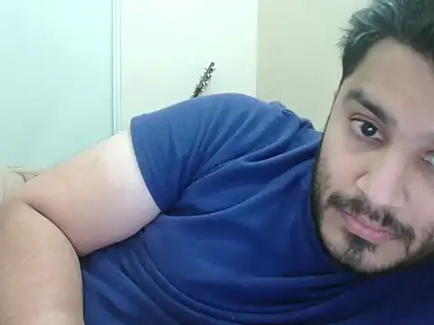 Snapshot of robintoit chatting on February 19, 8:43 am robintoit online show from February 19, 8:43 am