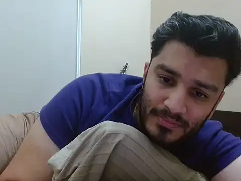 Snapshot of robintoit chatting on February 20, 6:37 am robintoit online show from February 20, 6:37 am