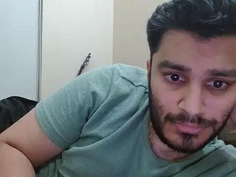 Snapshot of robintoit chatting on February 21, 1:34 pm robintoit online show from February 21, 1:34 pm