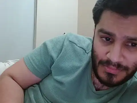 Snapshot of robintoit chatting on March 3, 5:19 pm robintoit online show from March 3, 5:19 pm