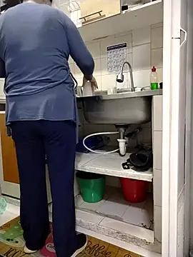 Natasha milf   online show from April 14, 1:00 am