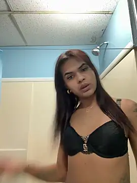 Snapshot of brithanny25 chatting on January 2, 2:22 am brithanny25 online show from January 2, 2:22 am