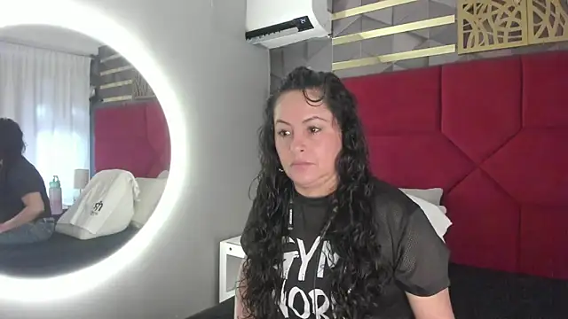 Snapshot of hanny_milf chatting on April 18, 11:58 am hanny milf online show from April 18, 11:58 am