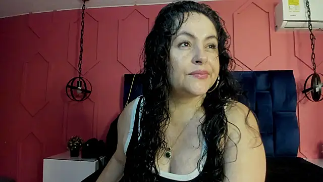 Snapshot of hanny_milf chatting on May 26, 11:39 am hanny milf online show from May 26, 11:39 am