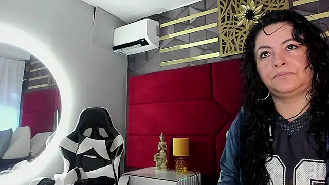 Snapshot of hanny_milf chatting on June 30, 11:55 am hanny milf online show from June 30, 11:55 am