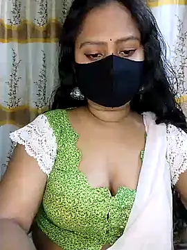 Idhika Paul online show from February 15, 9:15 pm