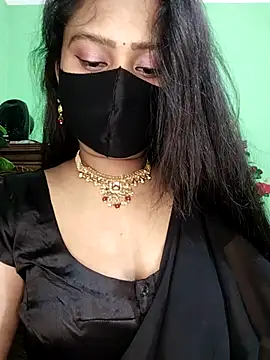 Idhika Paul online show from February 8, 3:48 pm