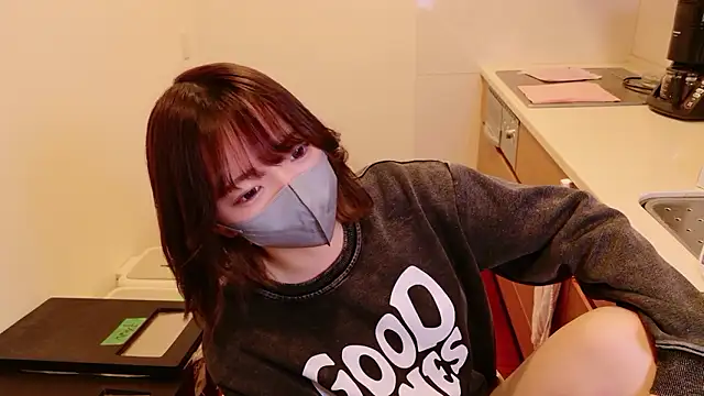 Snapshot of ranran_ch chatting on February 21, 12:33 am ranran ch online show from February 21, 12:33 am