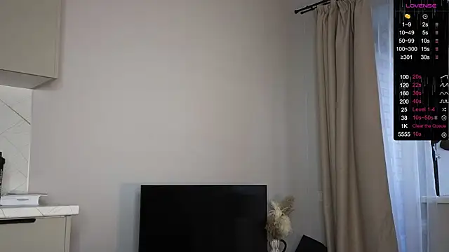 Snapshot of R1mmo__ chatting on September 12, 4:18 pm R1mmo online show from September 12, 4:18 pm