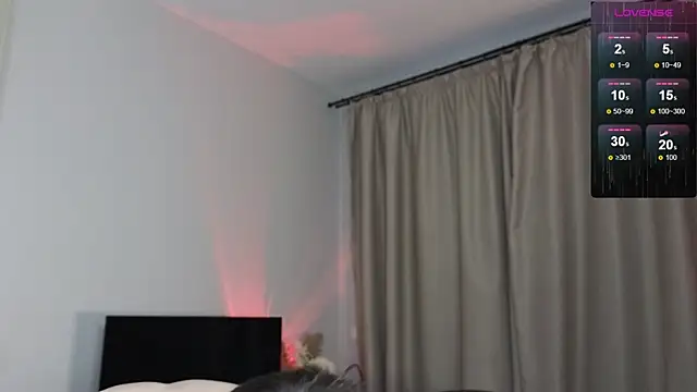 Snapshot of R1mmo__ chatting on November 13, 12:37 pm R1mmo online show from November 13, 12:37 pm