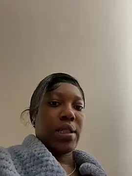 Snapshot of THEBUTTERNUT chatting on May 7, 2:22 pm THEBUTTERNUT online show from May 7, 2:22 pm