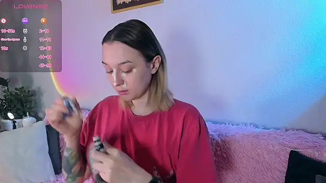 Snapshot of CrystalRey chatting on November 9, 6:44 am CrystalRey online show from November 9, 6:44 am