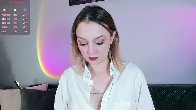 Snapshot of CrystalRey chatting on December 18, 1:39 pm CrystalRey online show from December 18, 1:39 pm