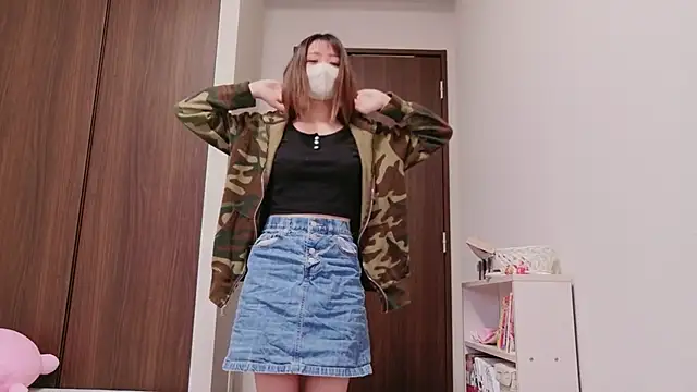 ayu yu xo online show from April 8, 7:47 pm