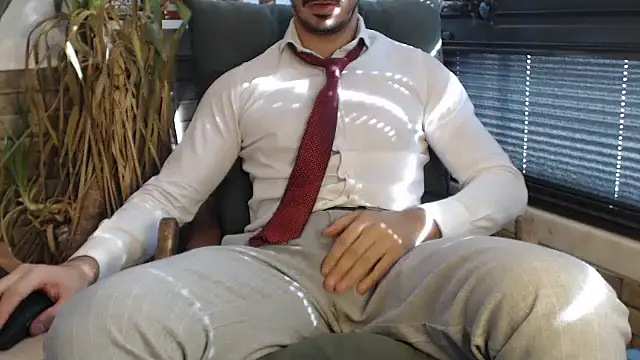 Naughtb0y online show from February 18, 8:05 am