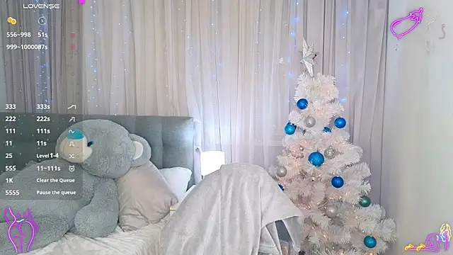 Snapshot of Milkissss chatting on January 10, 4:36 am Milkissss online show from January 10, 4:36 am