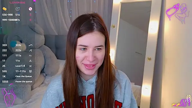 Snapshot of Milkissss chatting on January 18, 5:00 am Milkissss online show from January 18, 5:00 am