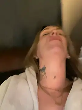 blondebitch2 online show from January 11, 3:13 am