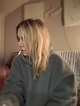 blondebitch2 online show from February 2, 11:53 pm