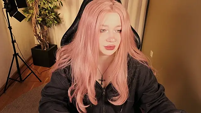 carolina elf online show from March 26, 5:24 am