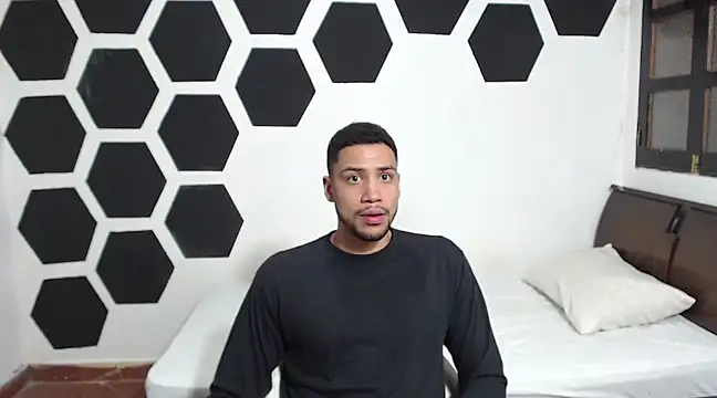 Snapshot of Jhors__Collens chatting on January 22, 8:40 am Jhors Collens online show from January 22, 8:40 am