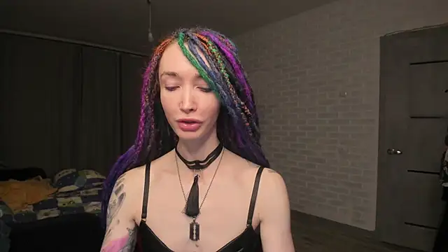 Snapshot of Roxy_Silver chatting on December 22, 6:59 pm Roxy Silver online show from December 22, 6:59 pm