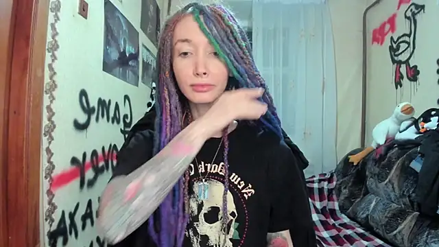 Snapshot of Roxy_Silver chatting on February 9, 1:33 am Roxy Silver online show from February 9, 1:33 am